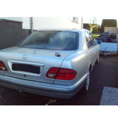 Feu arriere principal droit (feux) MERCEDES CLASSE E 210 Photo n°8