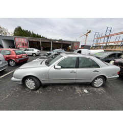 Feu arriere principal droit (feux) MERCEDES CLASSE E 210 Photo n°14