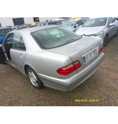 Retroviseur droit MERCEDES CLASSE E 210 Photo n°20