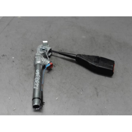 Attache ceinture avant droit NISSAN NV250 Photo n°1