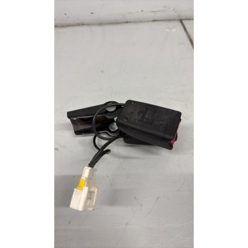 Attache ceinture arriere droit DS DS4 1