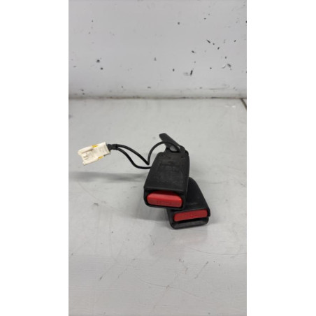 Attache ceinture arriere droit DS DS4 1