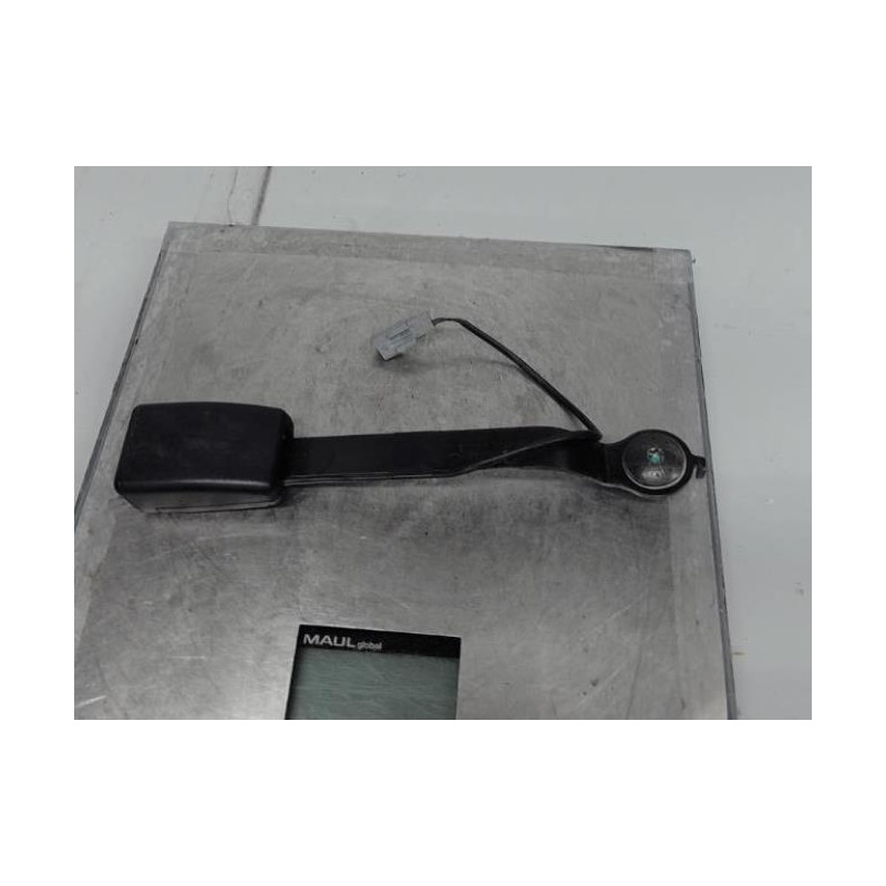 Attache ceinture avant droit RENAULT CLIO 4 Photo n°2