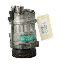 Compresseur clim VOLKSWAGEN GOLF 4 Photo n°2