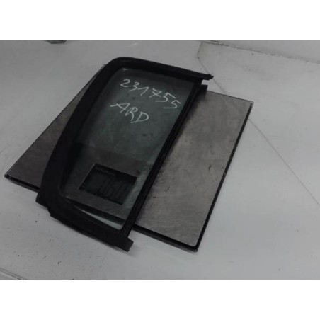 Custode arriere droit SUZUKI SWIFT 3 Photo n°1