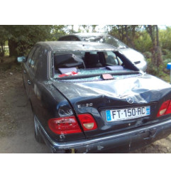 Feu arriere principal droit (feux) MERCEDES CLASSE E 210 Photo n°7