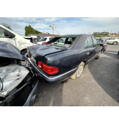 Feu arriere principal droit (feux) MERCEDES CLASSE E 210 Photo n°19