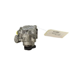 Pompe de direction BMW SERIE 3 E90 Photo n°4