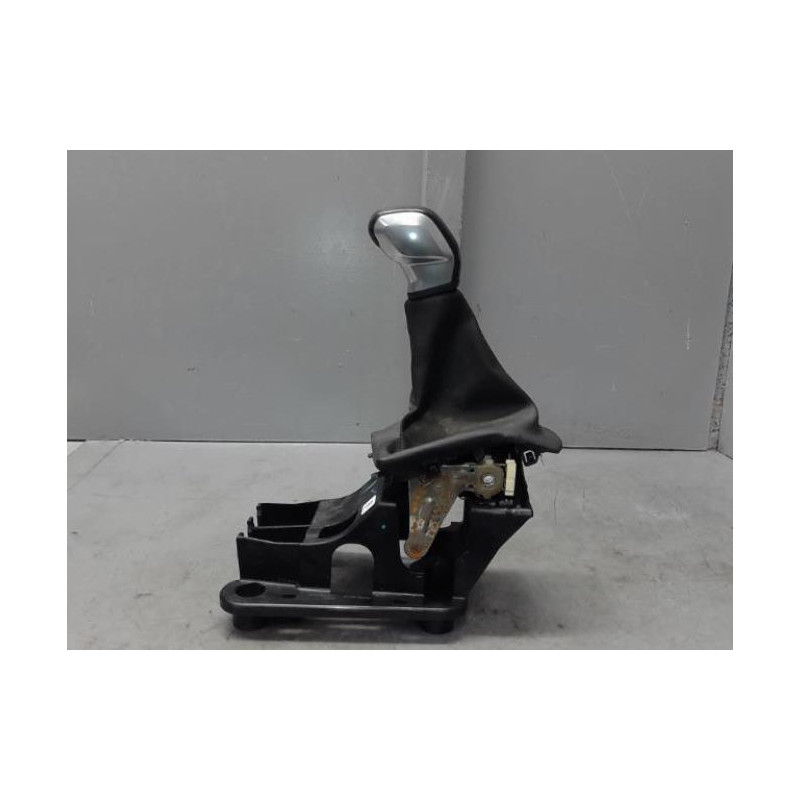 Levier de vitesses PEUGEOT 208 1