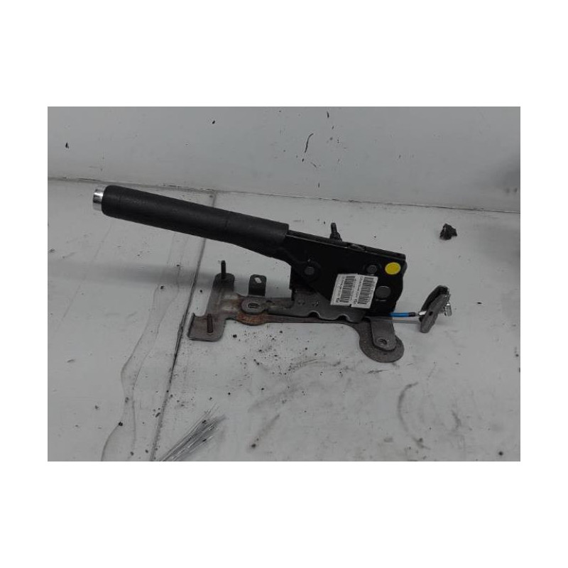 Levier frein à main PEUGEOT 208 1