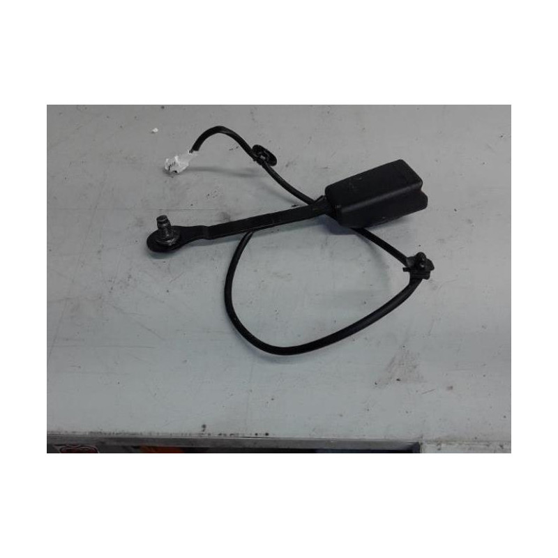 Attache ceinture avant droit RENAULT KADJAR