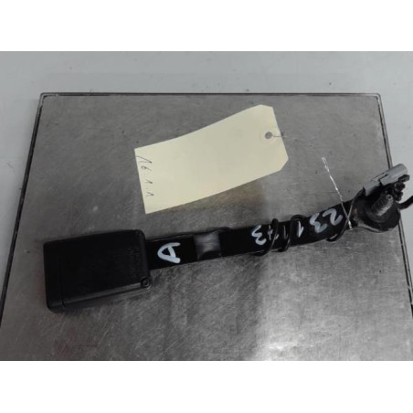 Attache ceinture avant droit RENAULT CAPTUR 1