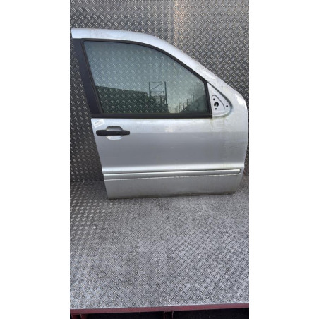 Porte avant droit MERCEDES CLASSE M 163 Photo n°1
