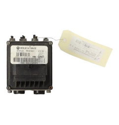 Bloc ABS (freins anti-blocage) VOLKSWAGEN PASSAT 5 Photo n°4