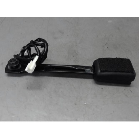Attache ceinture avant droit NISSAN PULSAR