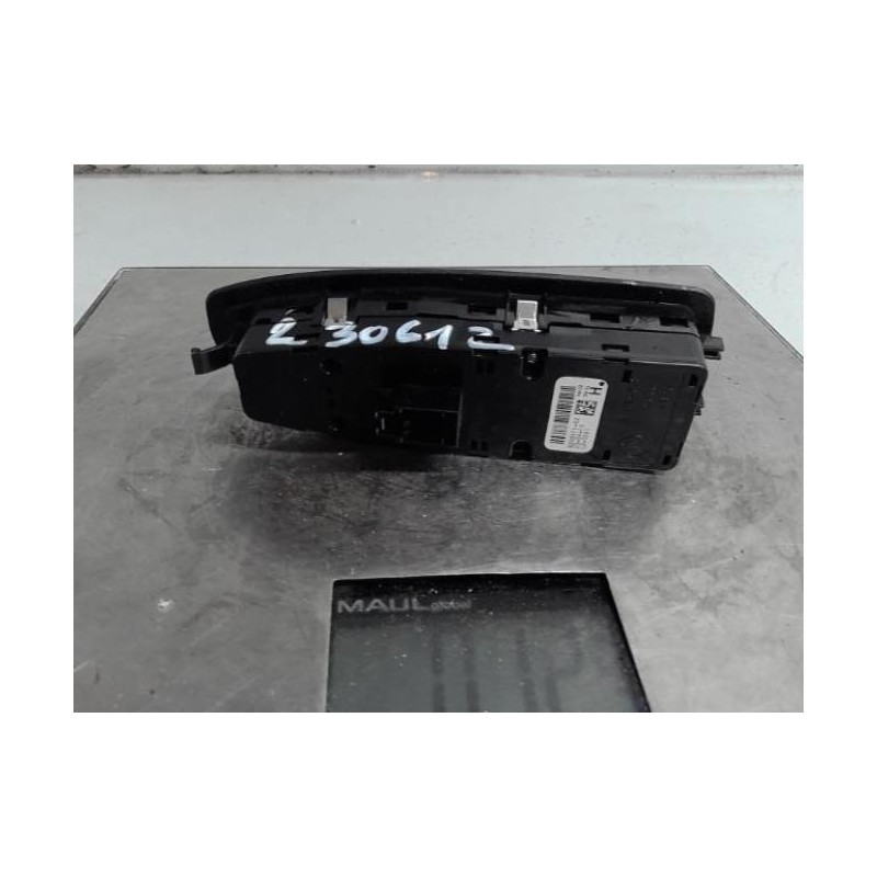 Interrupteur de leve vitre avant gauche BMW SERIE 3 F30