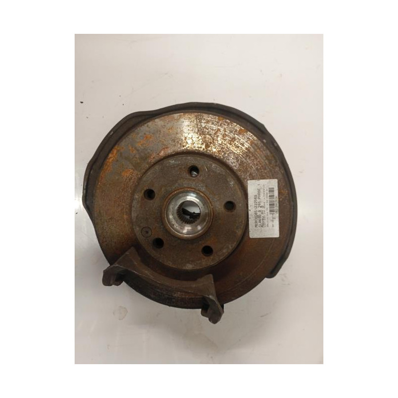 Moyeu avant droit MERCEDES CLASSE B 246