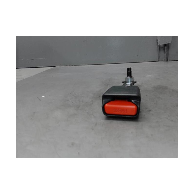 Attache ceinture avant droit NISSAN MICRA 4