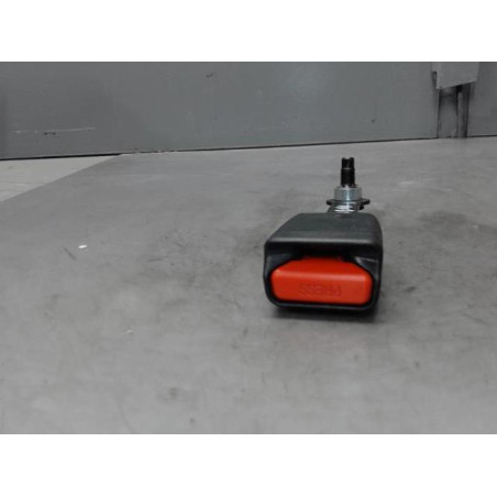Attache ceinture avant droit NISSAN MICRA 4 Photo n°1