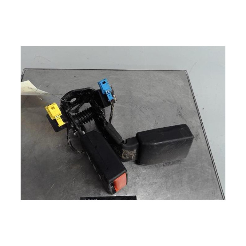 Attache ceinture arriere droit MERCEDES CLASSE B 246