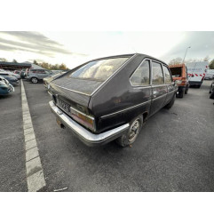 Malle/Hayon arriere RENAULT R30 Photo n°13