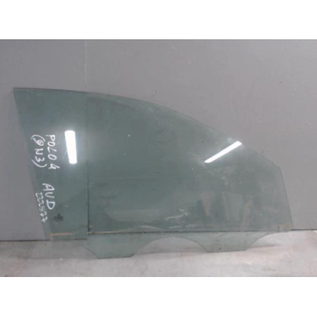 Vitre avant droit VOLKSWAGEN POLO 4
