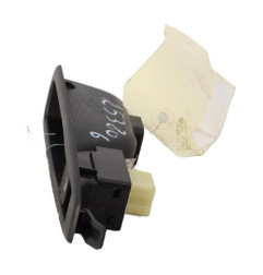 Interrupteur de leve vitre arriere droit RENAULT CLIO 4