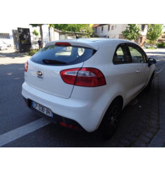 Attache ceinture arriere gauche KIA RIO 3 Photo n°3