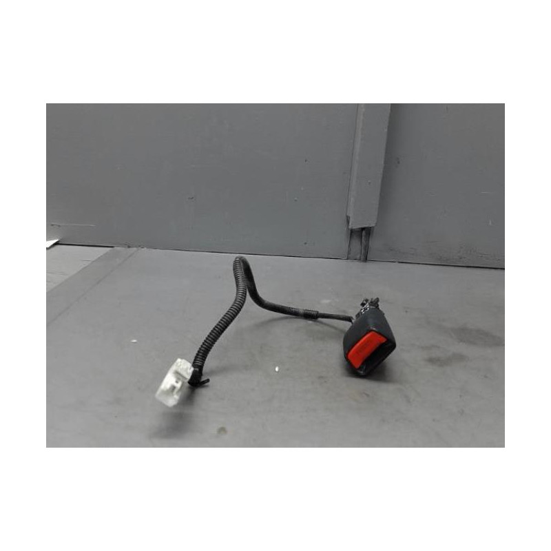 Attache ceinture avant gauche KIA RIO 3