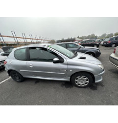 Attache ceinture avant gauche PEUGEOT 206 Photo n°11