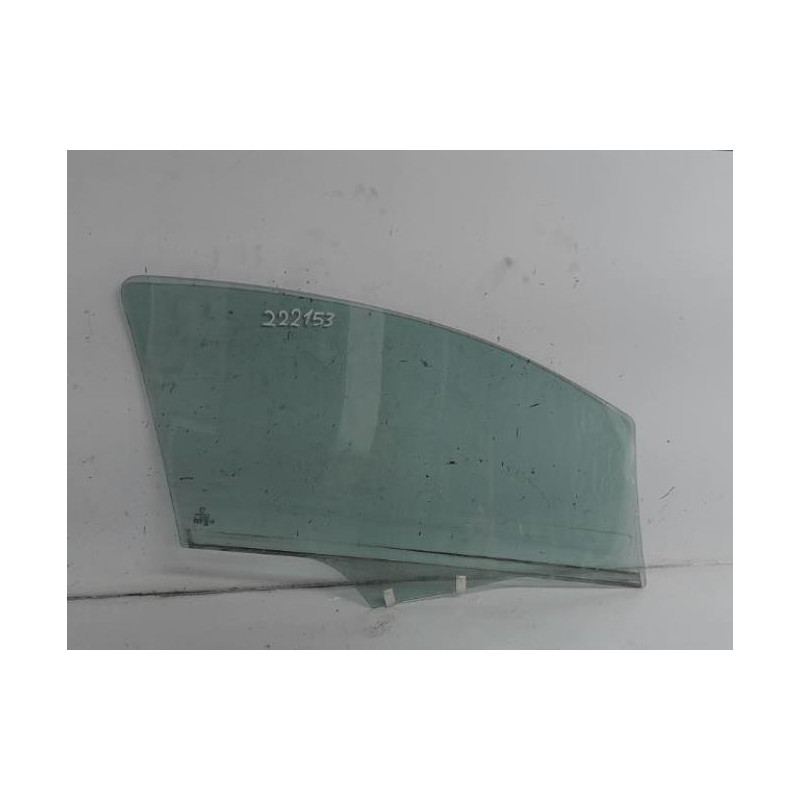 Vitre avant gauche PEUGEOT 207