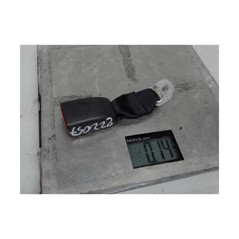Attache ceinture arriere droit PEUGEOT 107