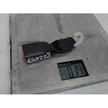 Attache ceinture arriere droit PEUGEOT 107 Photo n°1