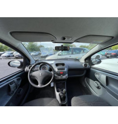 Attache ceinture avant gauche PEUGEOT 107 Photo n°15