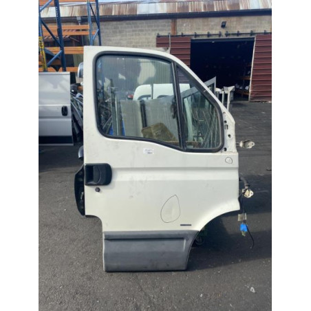 Porte avant droit IVECO DAILY 4 Photo n°1