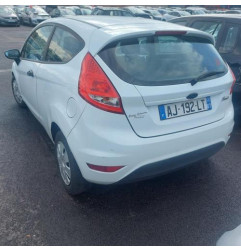 Attache ceinture avant gauche FORD FIESTA 6 Photo n°5