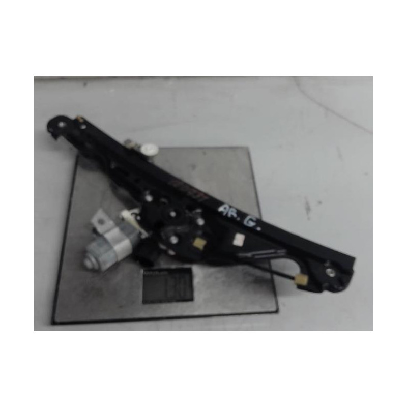 Moteur leve vitre arriere gauche MAZDA 3 1