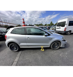 Attache ceinture arriere gauche VOLKSWAGEN POLO 5 Photo n°7