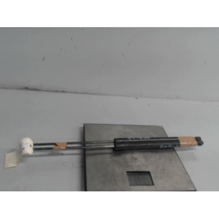 Verin de coffre FORD FOCUS 3 Photo n°1