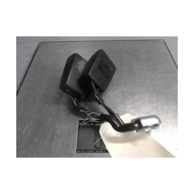 Attache ceinture arriere gauche VOLKSWAGEN POLO 5