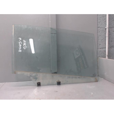 Vitre arriere droit PEUGEOT 5008 1 Photo n°1