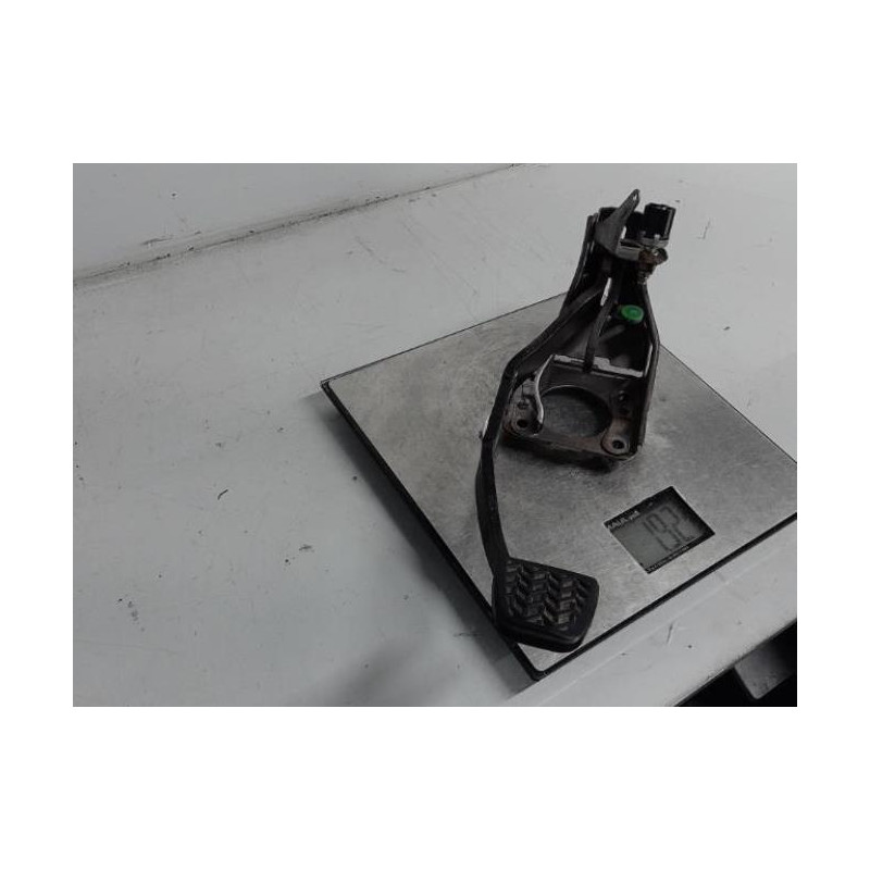 Pedale de frein TOYOTA YARIS 1