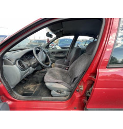 Pompe de direction RENAULT MEGANE 1 Photo n°8