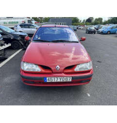 Pompe de direction RENAULT MEGANE 1 Photo n°10