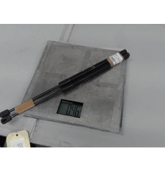 Verin de coffre VOLKSWAGEN SCIROCCO 3 Photo n°3