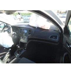 Attache ceinture avant gauche RENAULT MEGANE 4 Photo n°7