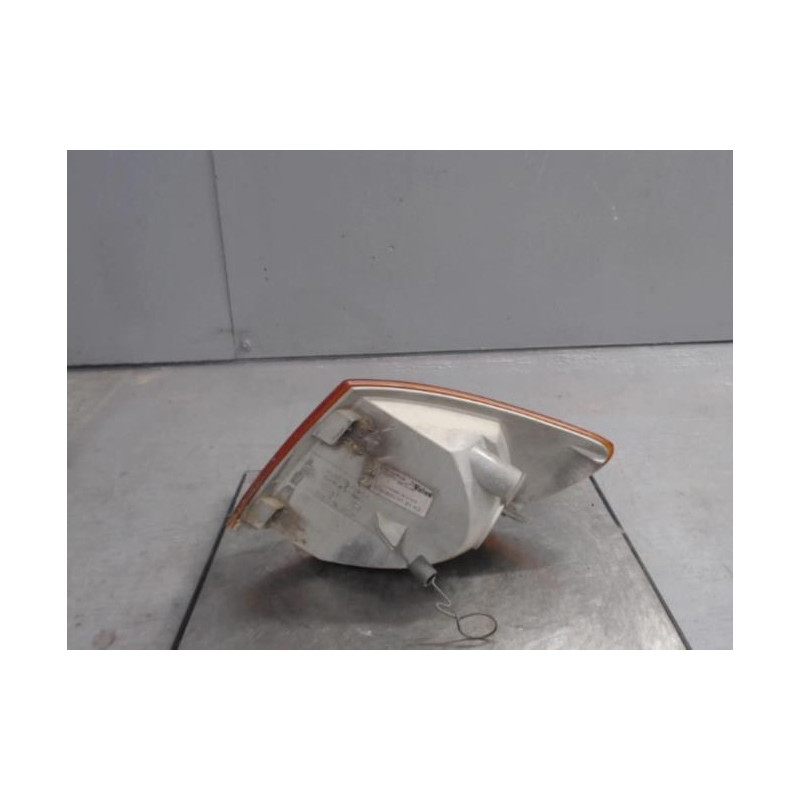 Optique avant secondaire droit (feux)(clignotant) MERCEDES VITO 638