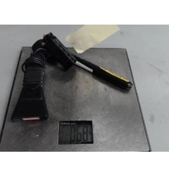 Attache ceinture avant gauche OPEL TIGRA 2