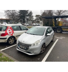 Porte fusible PEUGEOT 208 1 Photo n°3