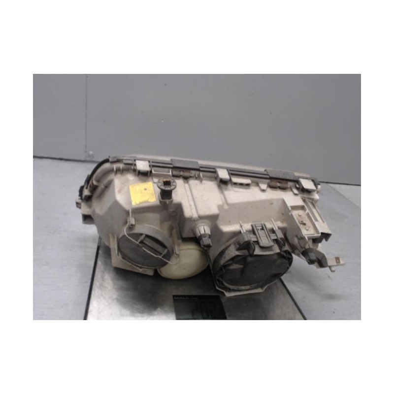 Optique avant principal droit (feux)(phare) MERCEDES CLASSE C 202